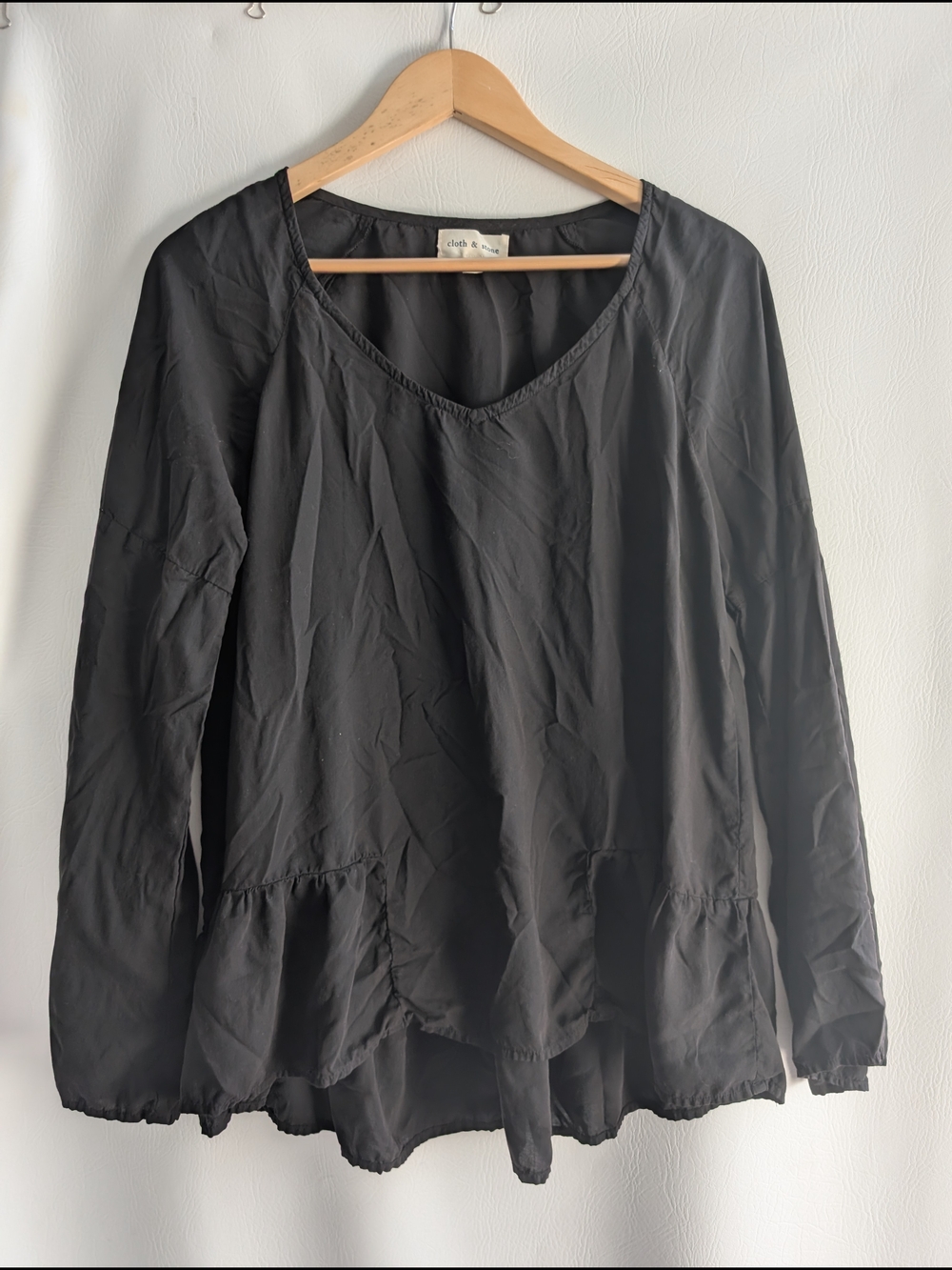 Cloth & Stone Black Long-Sleeve V-Neck Peplum Top - L